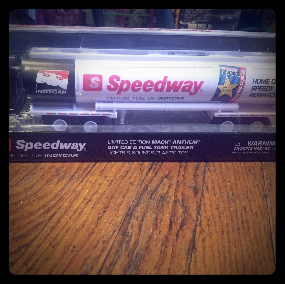 Speedway 2019 Day Cab and Fuel Tank Trailer